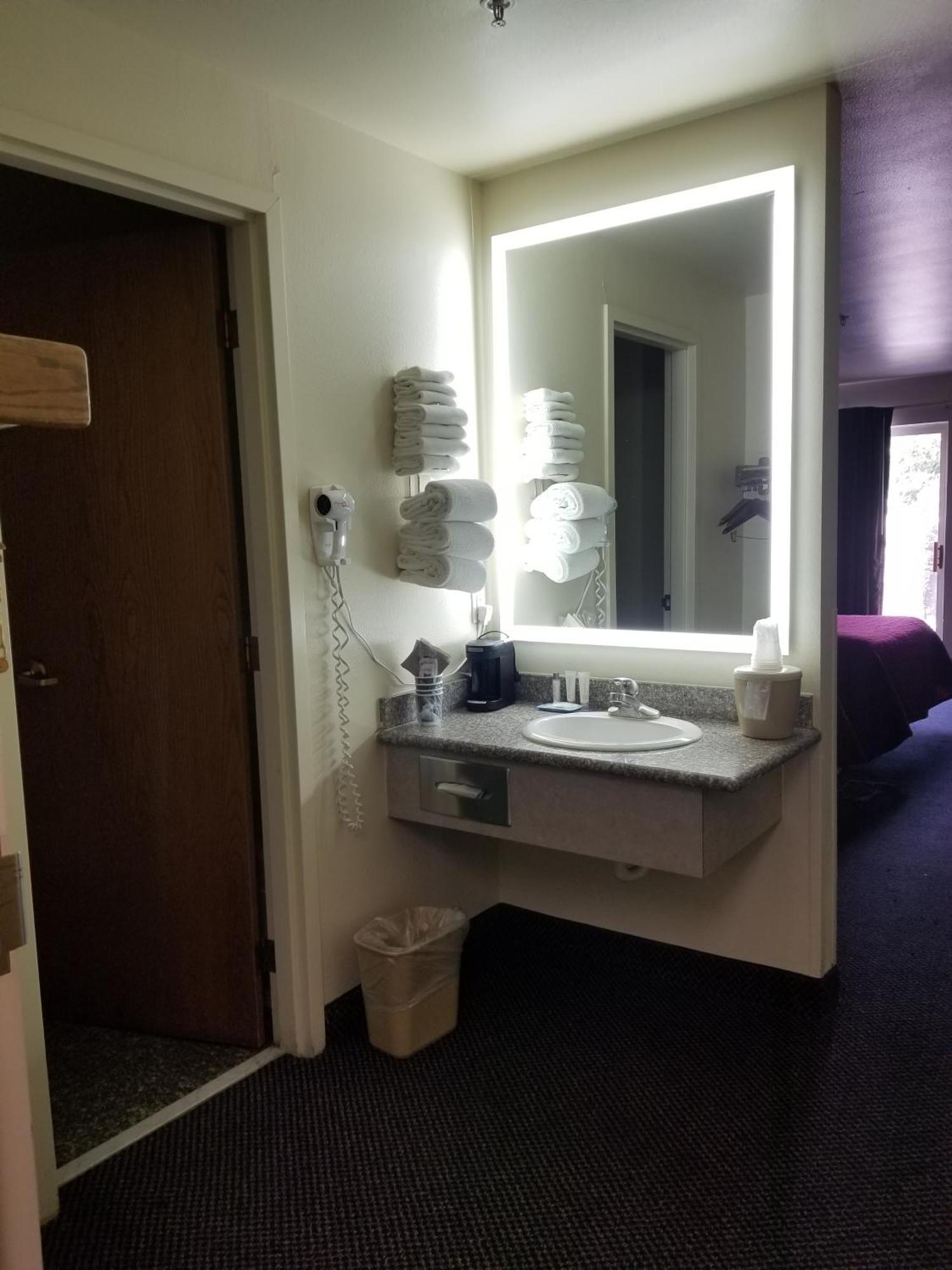 Cedars Inn Wenatchee Eksteriør bilde