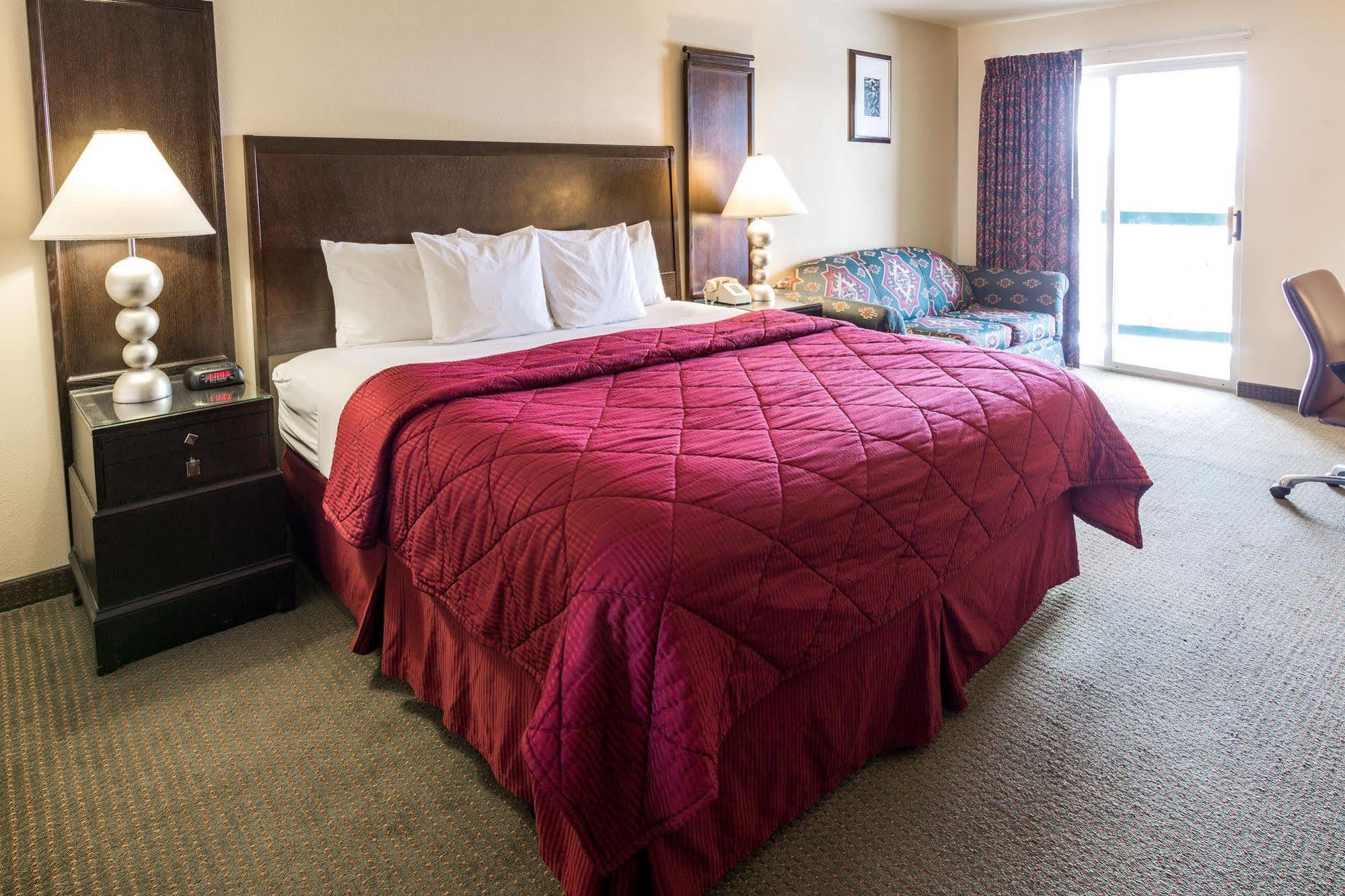 Cedars Inn Wenatchee Eksteriør bilde