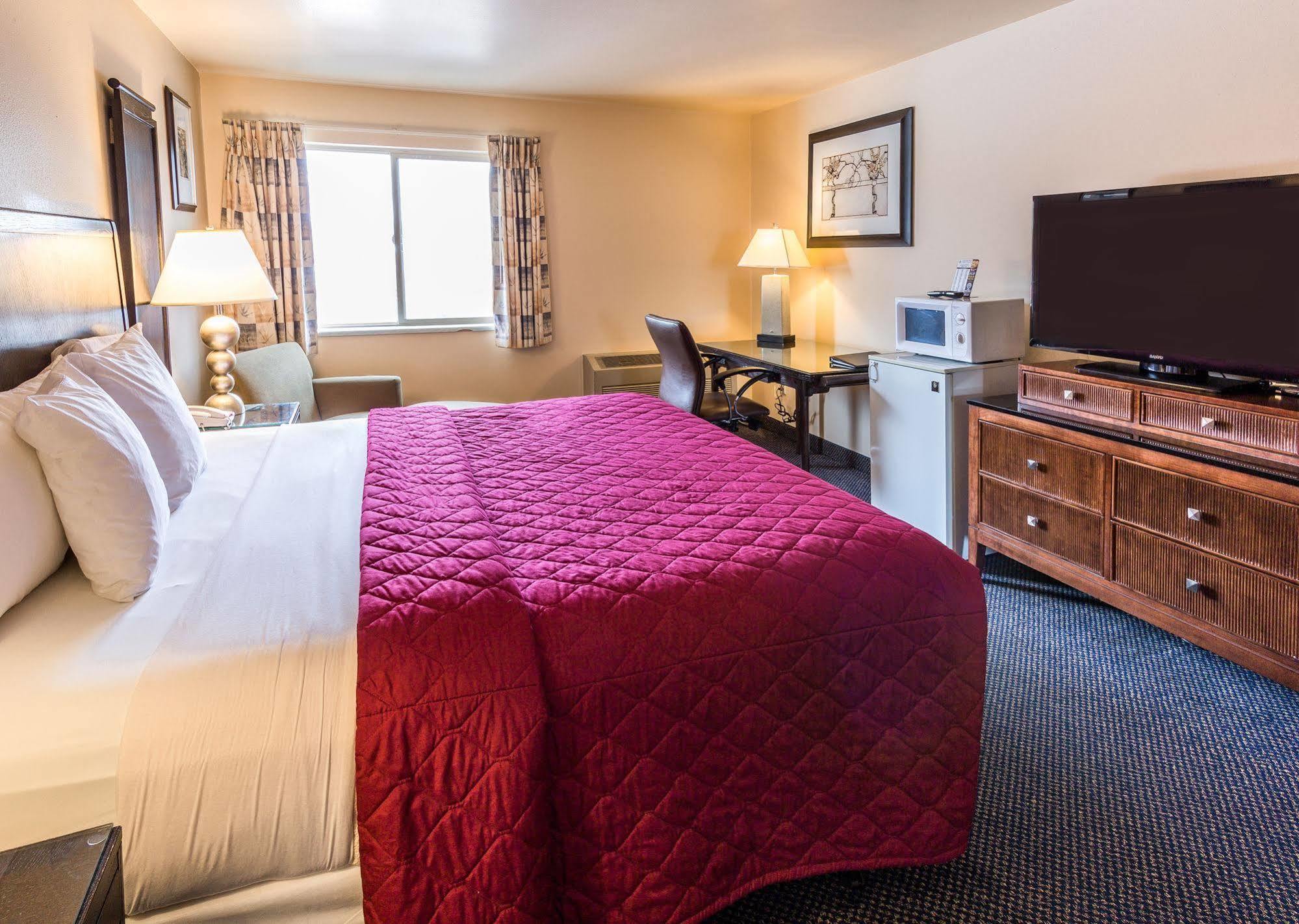 Cedars Inn Wenatchee Eksteriør bilde